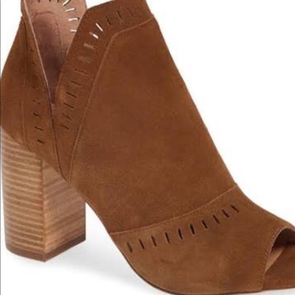 Halogen Shoes - NWT Halogen 💫 new open toe booties brown suede